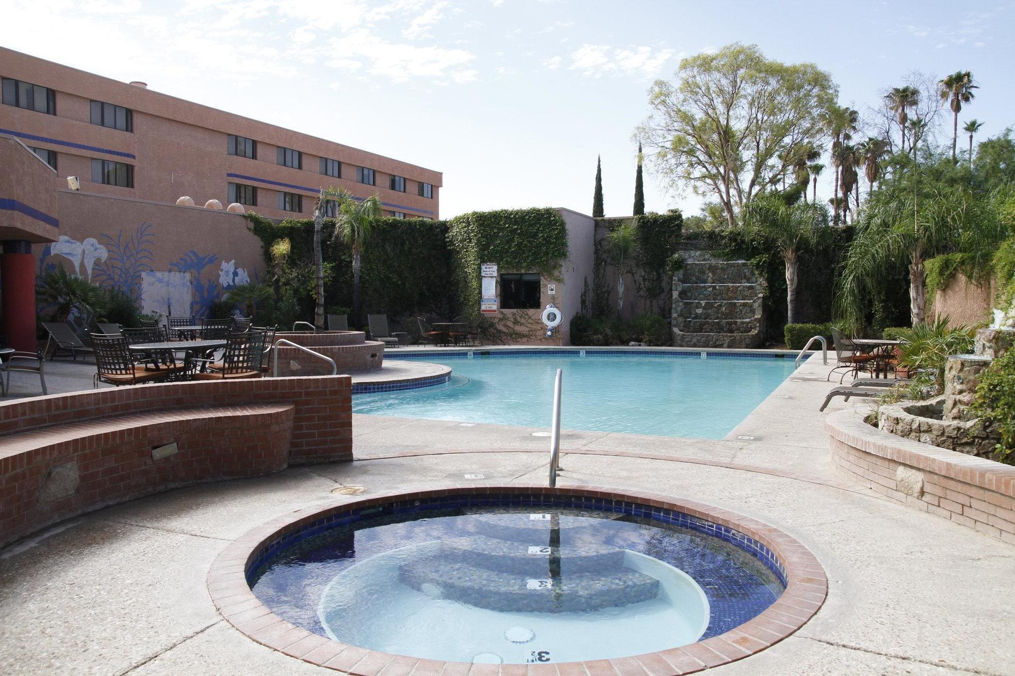 Ramada By Wyndham Viscount Suites Tucson East Exterior photo